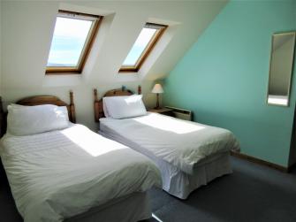 Twin bedroom